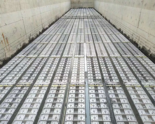 Filter underdrain